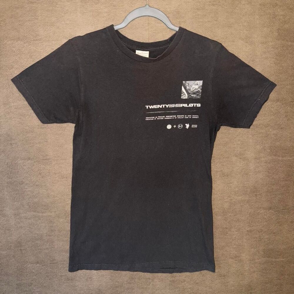 Twenty One Pilots band tee with graphic on back